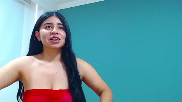 Snapshot of danna-_roouss chatting on October 31, 5:58 pm danna- roouss online show from October 31, 5:58 pm