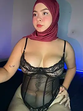 Snapshot of aneesa_darzi chatting on December 14, 8:51 pm aneesa darzi online show from December 14, 8:51 pm