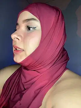 Snapshot of aneesa_darzi chatting on January 16, 12:23 am aneesa darzi online show from January 16, 12:23 am