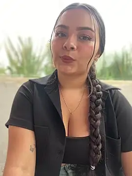 Snapshot of aneesa_darzi chatting on March 7, 8:55 pm aneesa darzi online show from March 7, 8:55 pm