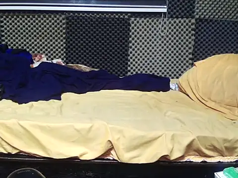 Snapshot of Arabeyes chatting on October 31, 10:33 pm Arabeyes online show from October 31, 10:33 pm