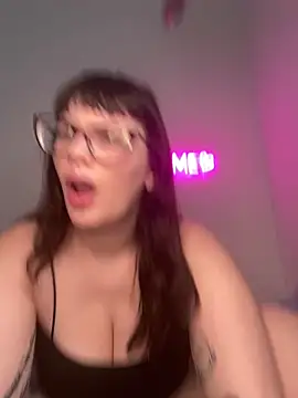 Mona-Peaches online show from February 15, 10:03 am