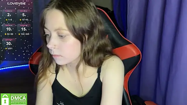 Snapshot of Natural_babe666 chatting on December 16, 7:41 pm Natural babe666 online show from December 16, 7:41 pm