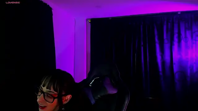 Kizzuky online show from December 26, 3:49 am