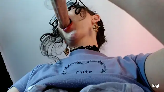 Kizzuky online show from February 4, 2:49 am