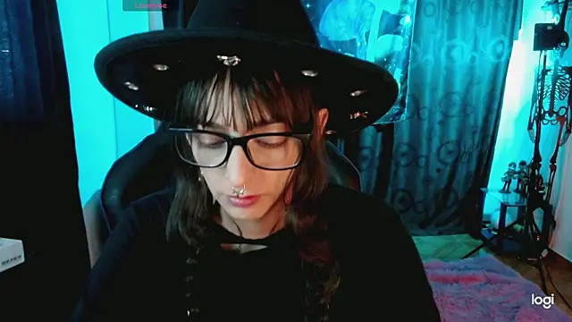 Kizzuky online show from March 14, 10:05 pm