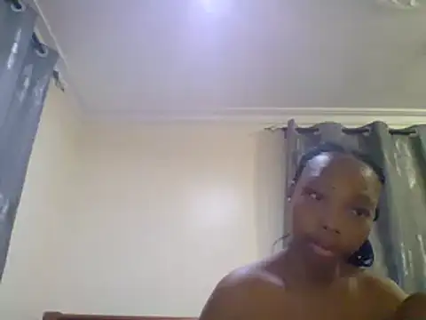 Snapshot of sexy__candyy chatting on February 25, 12:47 am sexy candyy online show from February 25, 12:47 am