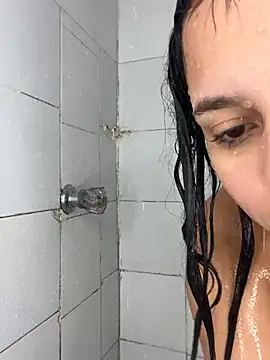 pamela anderson  online show from December 12, 5:37 pm