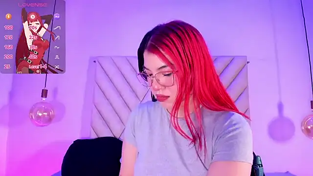 EmmaSwift  online show from April 7, 10:09 pm