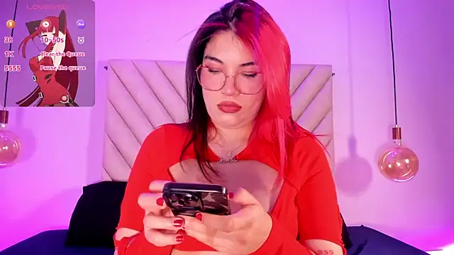 EmmaSwift  online show from April 13, 10:37 pm