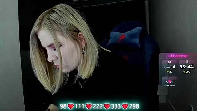 Olivia Munk online show from March 27, 4:40 am