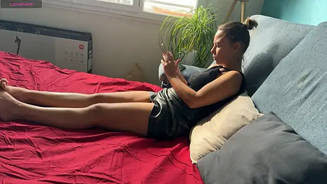 BabyNila online show from March 12, 1:51 pm