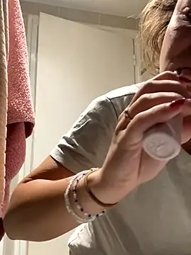 BabyNila online show from September 27, 7:57 am