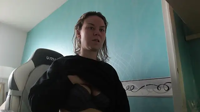 BabyNila online show from December 23, 9:29 am