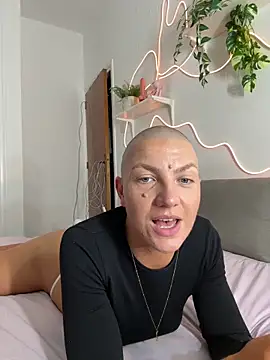 PaulinaSchubert1 online show from March 23, 7:40 pm