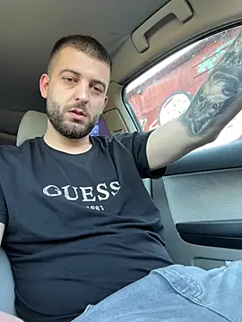 ElChapoGuzman95 online show from March 18, 7:41 am