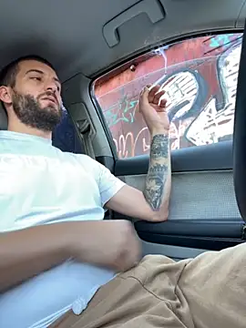 ElChapoGuzman95 online show from September 16, 5:41 am