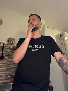 ElChapoGuzman95 online show from January 6, 6:55 pm