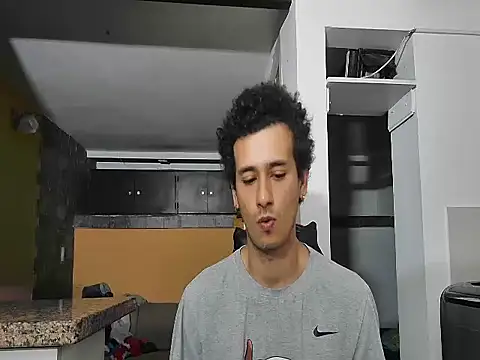 Snapshot of talktome4 chatting on February 3, 6:57 pm talktome4 online show from February 3, 6:57 pm