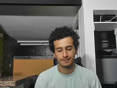 Snapshot of talktome4 chatting on February 7, 1:42 am talktome4 online show from February 7, 1:42 am