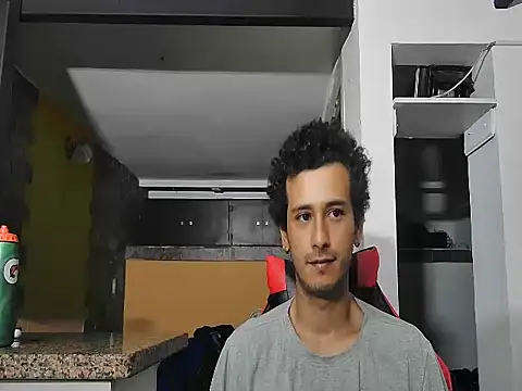 Snapshot of talktome4 chatting on February 17, 9:32 pm talktome4 online show from February 17, 9:32 pm