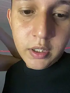 Snapshot of Duduhott chatting on February 12, 2:21 pm Duduhott online show from February 12, 2:21 pm