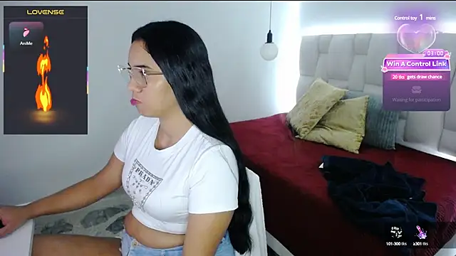 Snapshot of tiffany__pink chatting on February 12, 10:48 pm tiffany pink online show from February 12, 10:48 pm