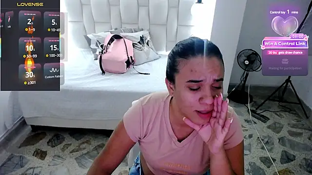 Snapshot of tiffany__pink chatting on March 16, 7:49 pm tiffany pink online show from March 16, 7:49 pm