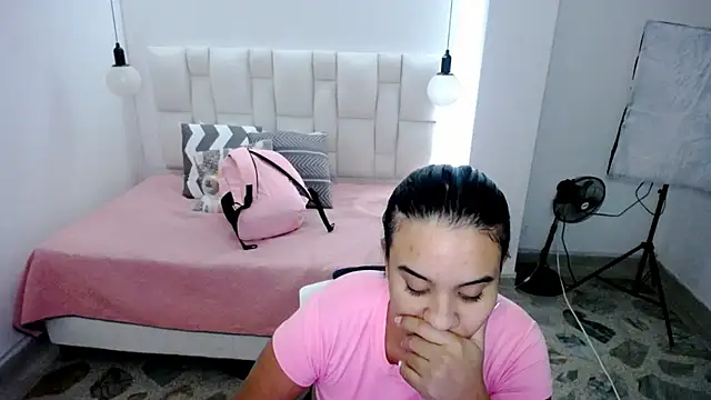 Snapshot of tiffany__pink chatting on March 22, 8:15 pm tiffany pink online show from March 22, 8:15 pm