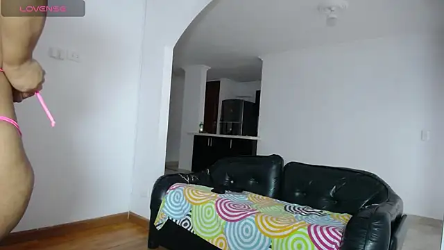 Snapshot of tiffany__pink chatting on November 11, 8:53 pm tiffany pink online show from November 11, 8:53 pm