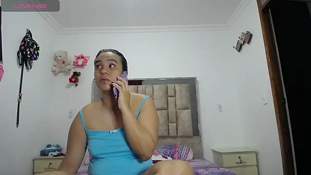 Snapshot of tiffany__pink chatting on November 29, 4:54 pm tiffany pink online show from November 29, 4:54 pm