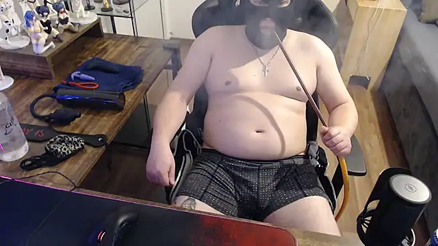 Snapshot of sweetsmile93 chatting on February 27, 10:26 am sweetsmile93 online show from February 27, 10:26 am