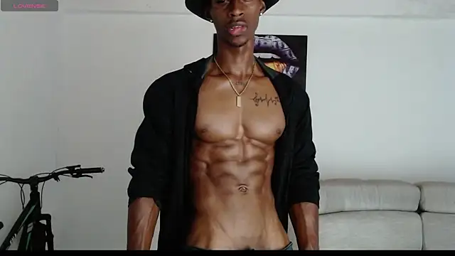 Snapshot of drake_brwon_23 chatting on June 26, 9:46 am drake brwon 23 online show from June 26, 9:46 am
