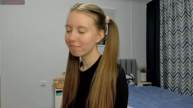 Snapshot of Peggy_Beauty chatting on December 7, 2:09 am Peggy Beauty online show from December 7, 2:09 am