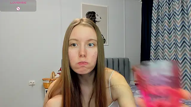 Snapshot of Peggy_Beauty chatting on January 18, 12:02 am Peggy Beauty online show from January 18, 12:02 am