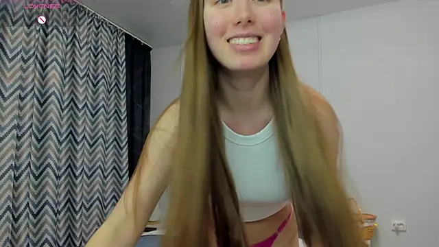 Snapshot of Peggy_Beauty chatting on March 10, 1:12 am Peggy Beauty online show from March 10, 1:12 am