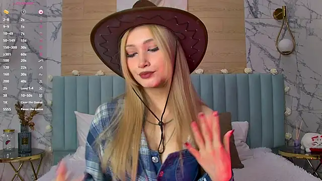 Snapshot of CarolReeves chatting on February 28, 5:59 am CarolReeves online show from February 28, 5:59 am