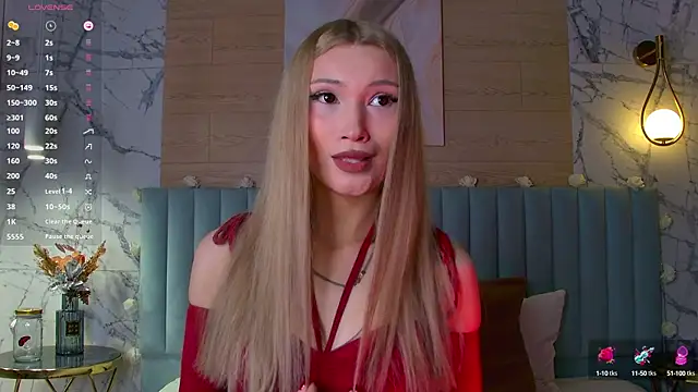 Snapshot of CarolReeves chatting on March 13, 6:05 am CarolReeves online show from March 13, 6:05 am