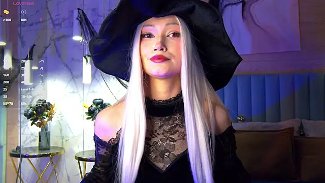 CarolReeves online show from October 31, 6:14 am