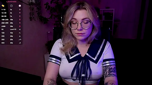 Snapshot of RemyCute chatting on December 3, 7:44 pm RemyCute online show from December 3, 7:44 pm