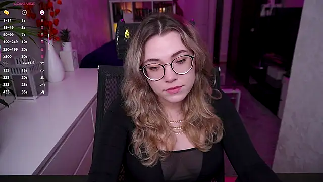 Snapshot of RemyCute chatting on November 13, 5:34 pm RemyCute online show from November 13, 5:34 pm