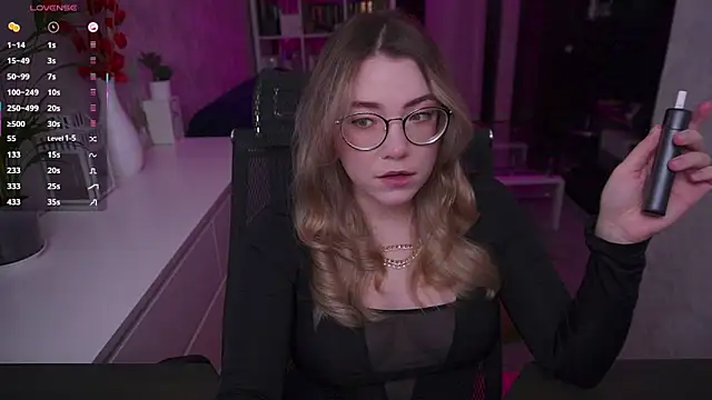 Snapshot of RemyCute chatting on November 28, 4:20 pm RemyCute online show from November 28, 4:20 pm