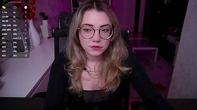 Snapshot of RemyCute chatting on November 29, 2:09 pm RemyCute online show from November 29, 2:09 pm