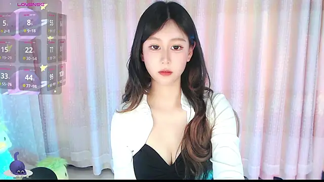 Aimee-520 online show from April 14, 1:11 am