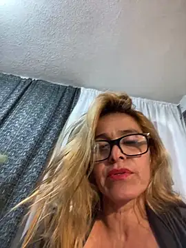 Snapshot of SahoryHorny chatting on December 17, 8:15 pm SahoryHorny online show from December 17, 8:15 pm