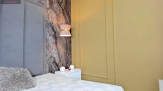 Snapshot of ScarlettMore chatting on December 9, 7:50 pm ScarlettMore online show from December 9, 7:50 pm