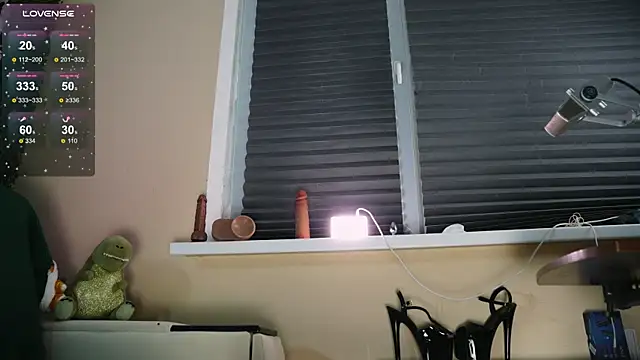 BlueCherryy online show from December 20, 6:02 pm