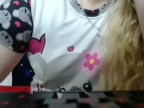 Snapshot of 69liamilk69 chatting on December 29, 3:22 am 69liamilk69 online show from December 29, 3:22 am