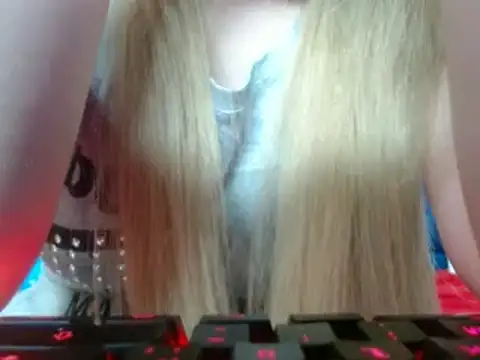 Snapshot of 69liamilk69 chatting on March 16, 6:20 am 69liamilk69 online show from March 16, 6:20 am