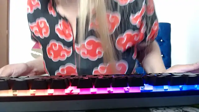 Snapshot of 69liamilk69 chatting on November 23, 5:51 am 69liamilk69 online show from November 23, 5:51 am